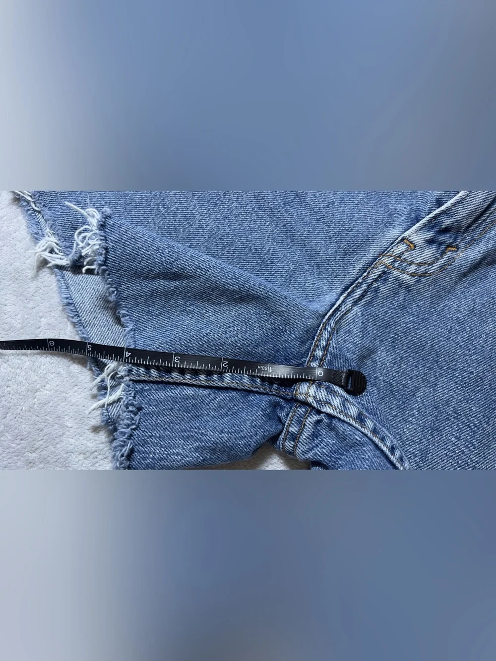 Levi’s Classic High-Waist Blue Denim Shorts - Picture 8 of 11